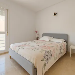 apartamento-a-50-metros-de-la-playa.topcostabravahotels.com/